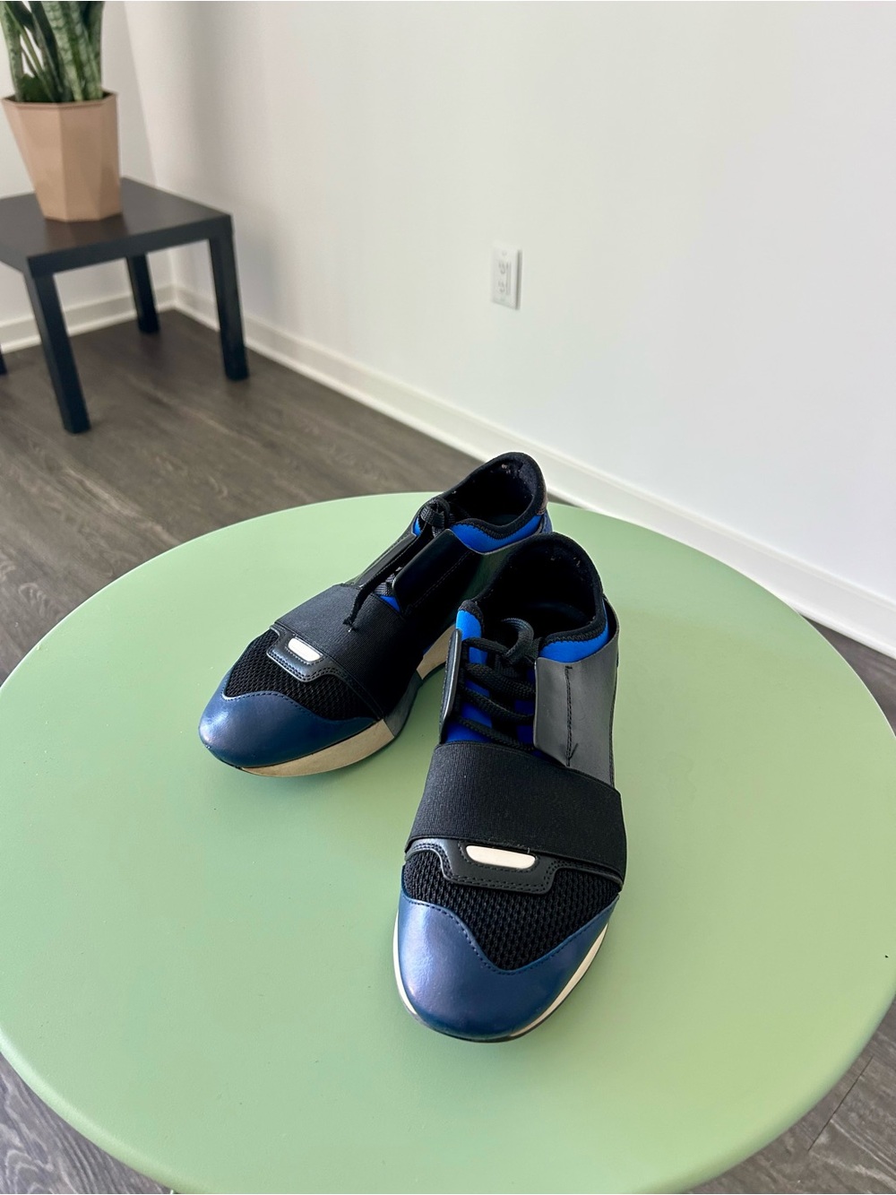 Balenciaga suede leather sneakers. Size 6. Made in Italy.